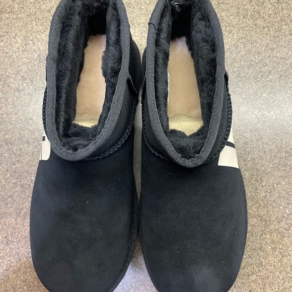 🆕 UGG Classic Ultra Mini Chopd, Black & White Size 8 - Picture 6 of 13